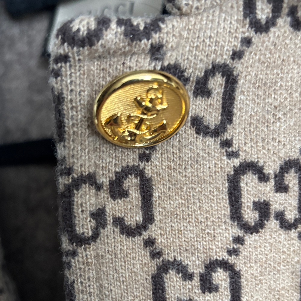 Gucci Tan Monogrammed Cape with Gold Buttons - Picture 7 of 10